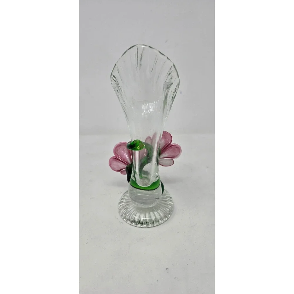 Vtg hand blown art glass bud vase pink flowers green vine fluted rim botanical